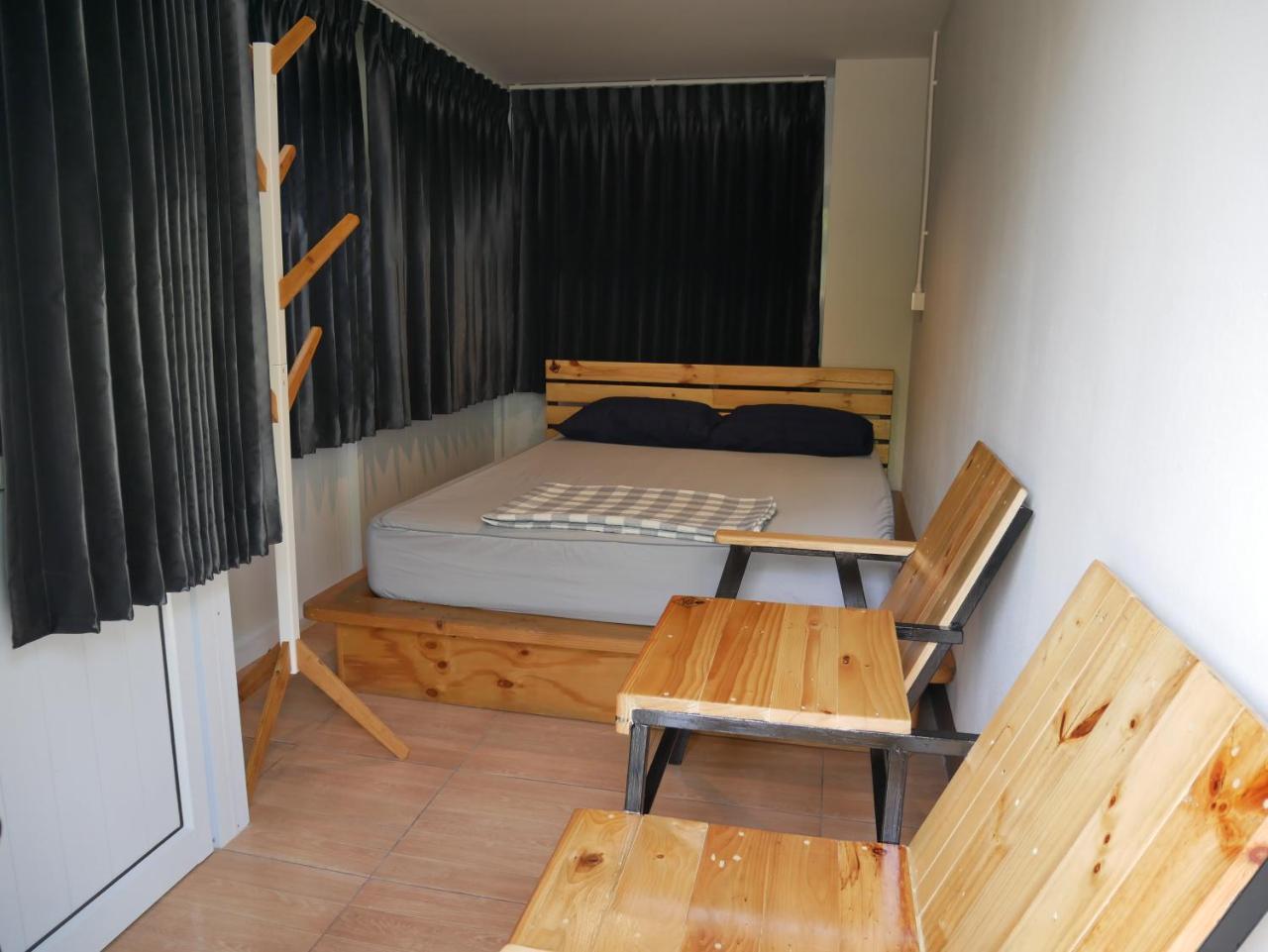 Eq Hostel Thongsala Exterior photo